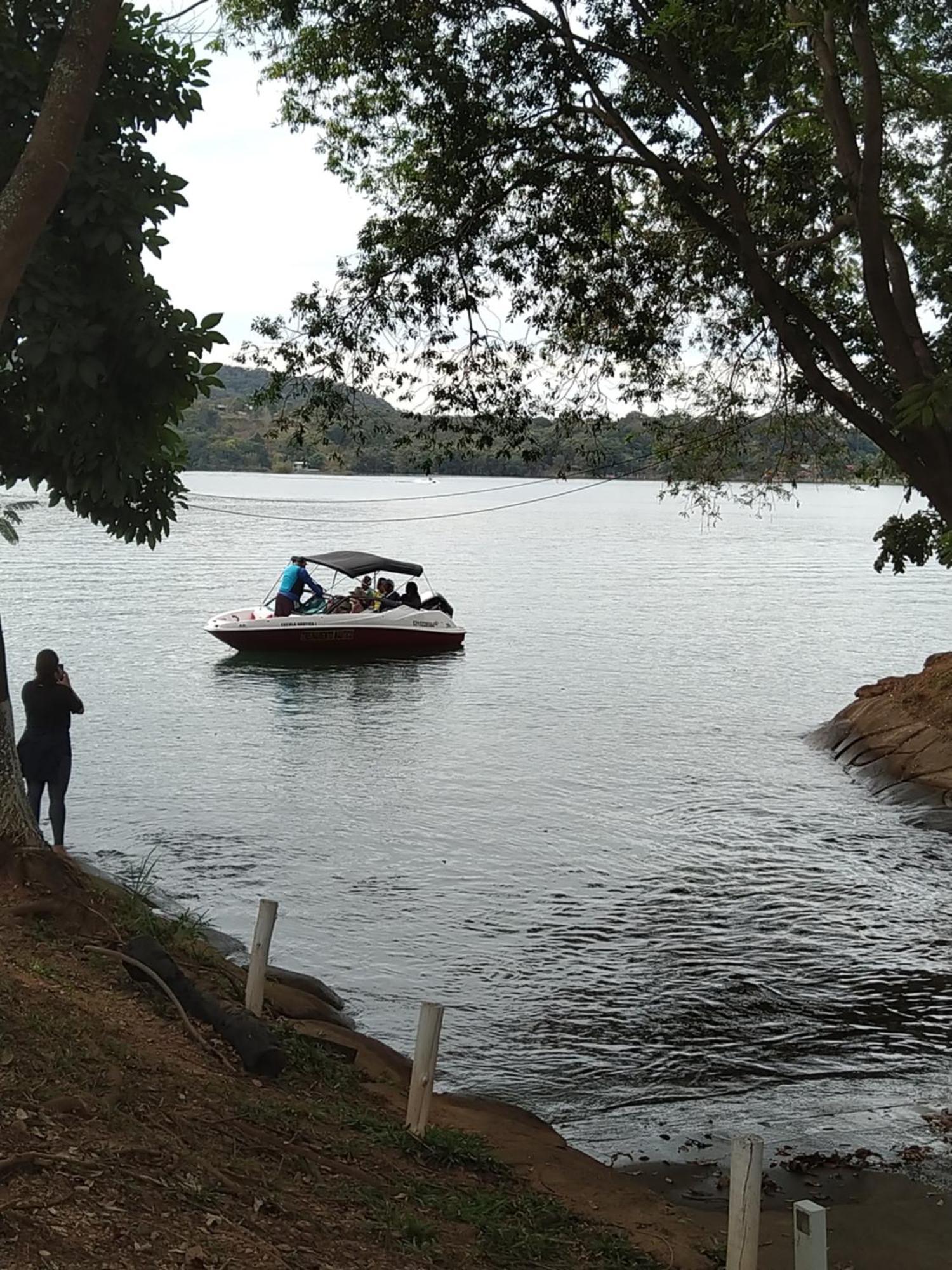 Apartamento Do Lago, Com Churrasqueira Privativa , Cozinha , Internet Banda Larga, Rampa Barco E Jet, Pesqueiro - B101 Caldas Novas Dış mekan fotoğraf
