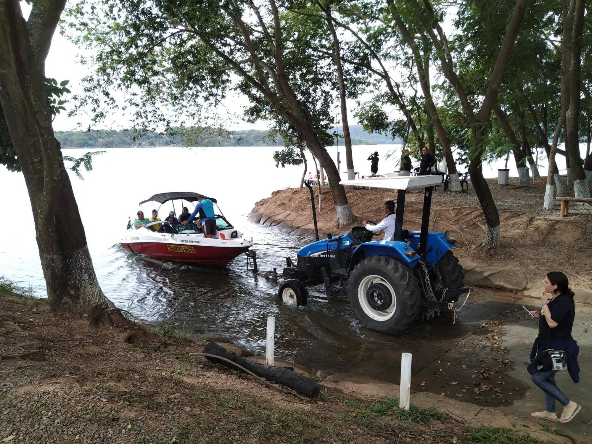 Apartamento Do Lago, Com Churrasqueira Privativa , Cozinha , Internet Banda Larga, Rampa Barco E Jet, Pesqueiro - B101 Caldas Novas Dış mekan fotoğraf